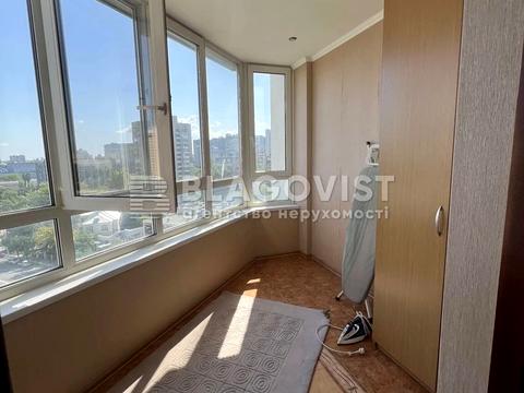 квартира за адресою Київ, Раїси Окіпної вул., 4