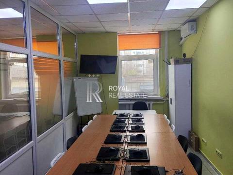 комерційна за адресою Академіка Глушкова просп., 31