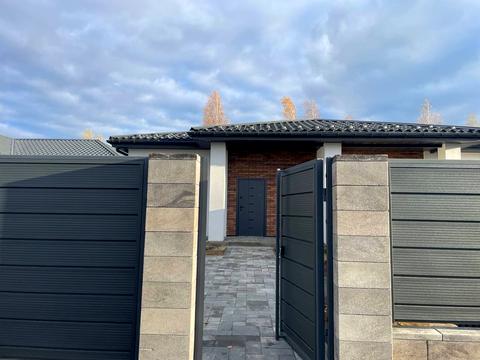 будинок за адресою Успішна