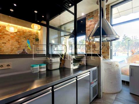 комерційна за адресою Князя Романа Мстиславича вул. (Генерала Жмаченка), 28-А