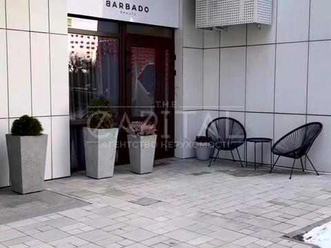 комерційна за адресою Андрія Верхогляда вул. (Михайла Драгомирова), 15-А