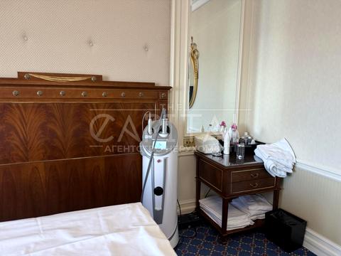 комерційна за адресою Андрія Верхогляда вул. (Михайла Драгомирова), 15-А