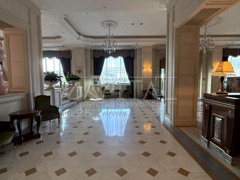 комерційна за адресою Андрія Верхогляда вул. (Михайла Драгомирова), 15-А