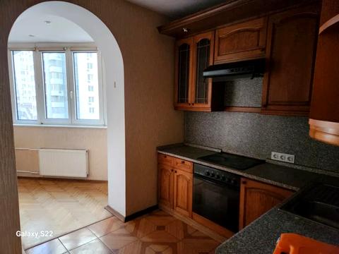 квартира за адресою Срібнокільська вул., 4