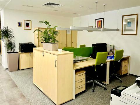 комерційна за адресою Спортивна пл., 3