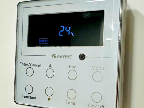 комерційна за адресою Спортивна пл., 3