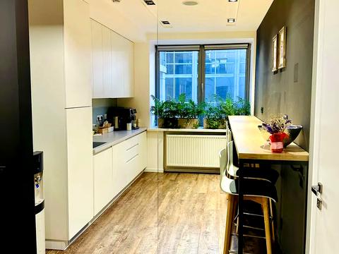 комерційна за адресою Спортивна пл., 3