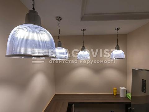 комерційна за адресою Антоновича вул. (Горького), 131