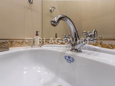 комерційна за адресою Антоновича вул. (Горького), 131