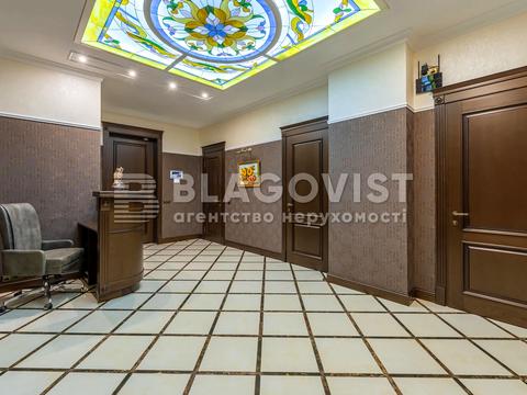 комерційна за адресою Антоновича вул. (Горького), 131