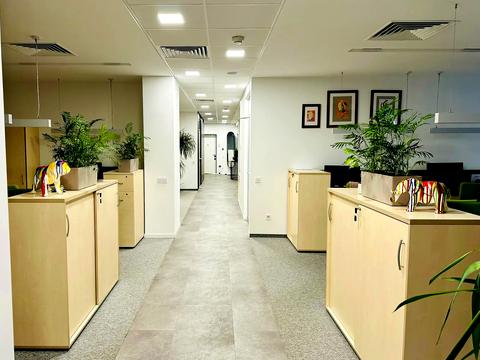 комерційна за адресою Спортивна пл., 3