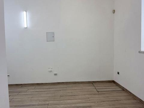 комерційна за адресою Личаківська вул. (), 37а