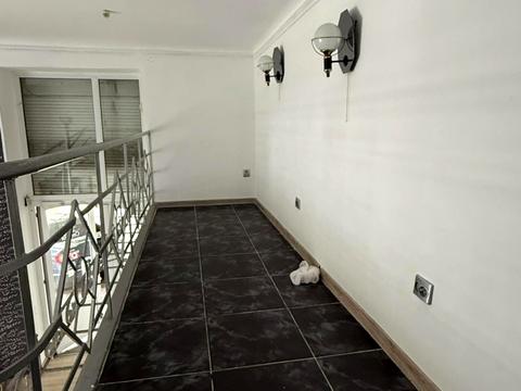 комерційна за адресою Личаківська вул. (), 37а