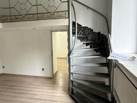 комерційна за адресою Личаківська вул. (), 37а