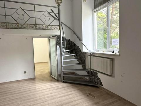 комерційна за адресою Личаківська вул. (), 37а