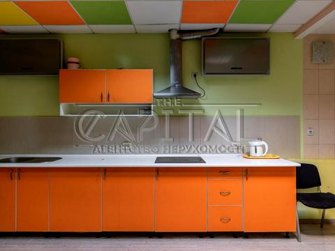 комерційна за адресою Польова вул., 61