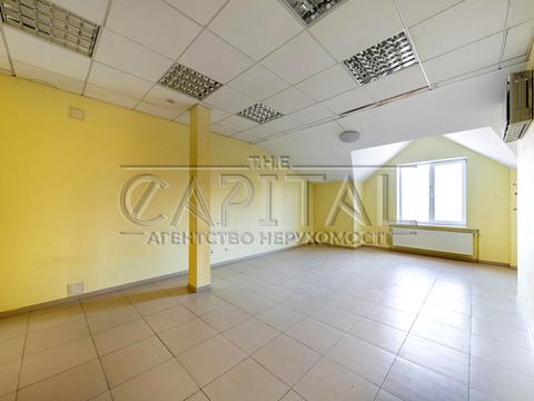 комерційна за адресою Польова вул., 61