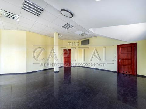 комерційна за адресою Польова вул., 61