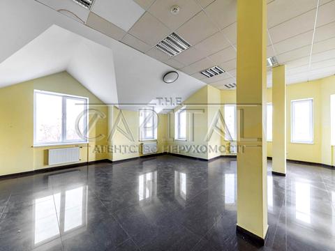 комерційна за адресою Польова вул., 61