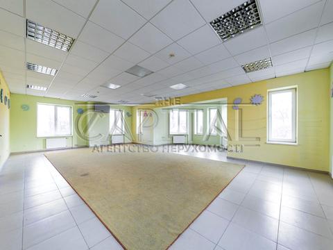 комерційна за адресою Польова вул., 61