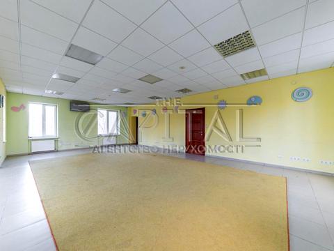 комерційна за адресою Польова вул., 61