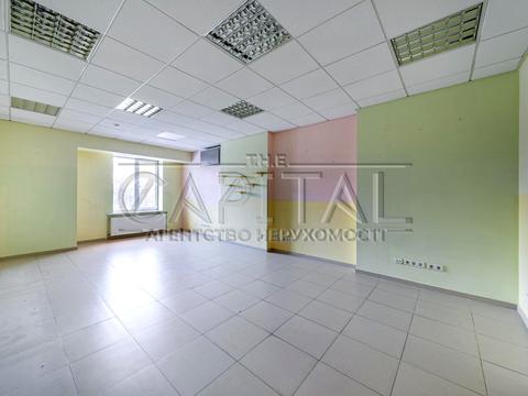 комерційна за адресою Польова вул., 61