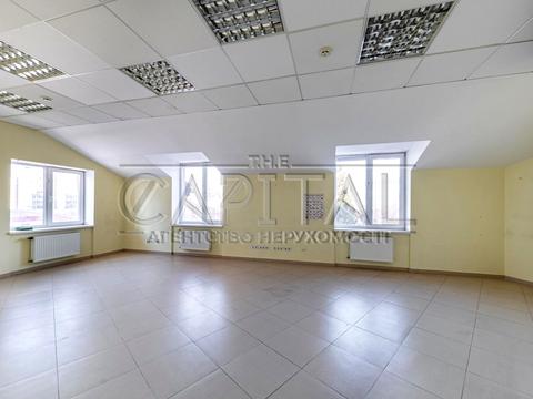 комерційна за адресою Польова вул., 61