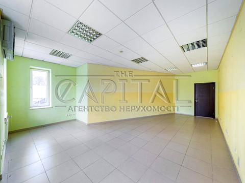 комерційна за адресою Польова вул., 61