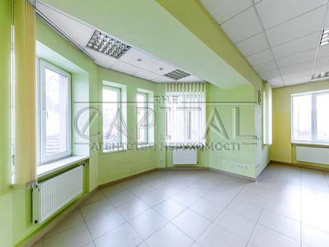 комерційна за адресою Польова вул., 61