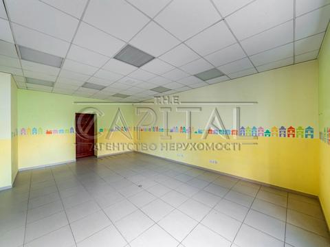 комерційна за адресою Польова вул., 61