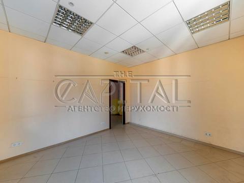 комерційна за адресою Польова вул., 61