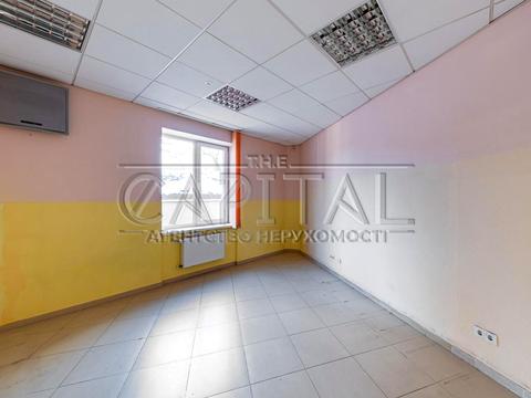 комерційна за адресою Польова вул., 61