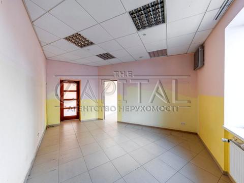 комерційна за адресою Польова вул., 61