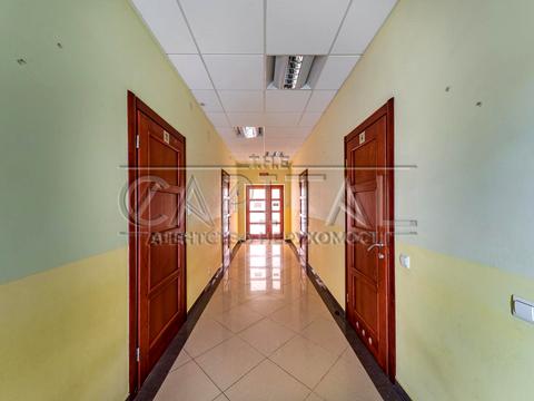 комерційна за адресою Польова вул., 61