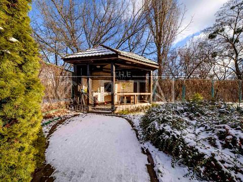 комерційна за адресою Польова вул., 61