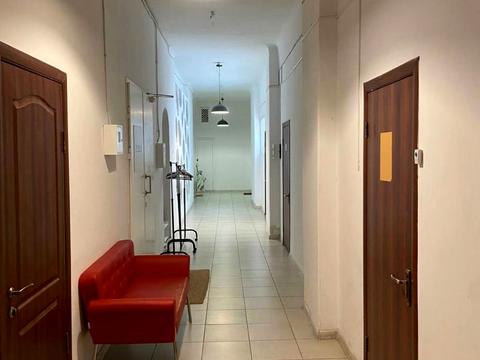 коммерческая по адресу Героїв у пл., 1