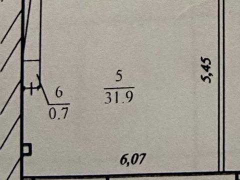 коммерческая по адресу Героїв у пл., 1