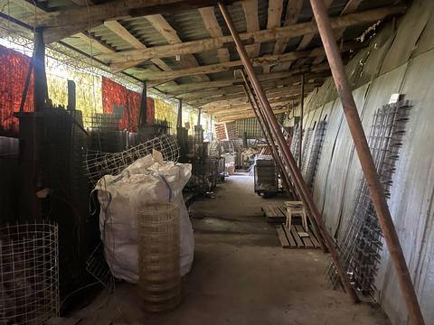 комерційна за адресою Промислова вул., 1