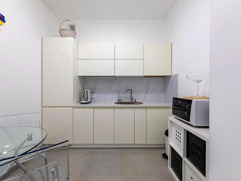 комерційна за адресою Стрийська вул., 86