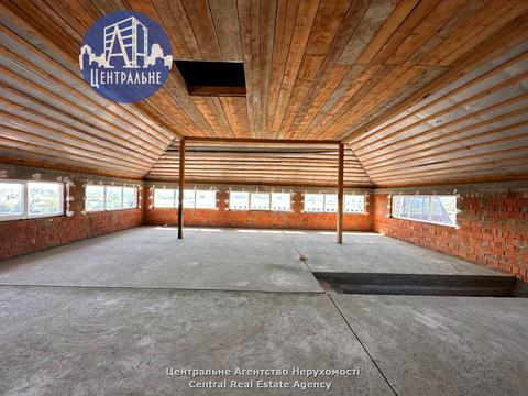 комерційна за адресою Хотинська вул., 39в