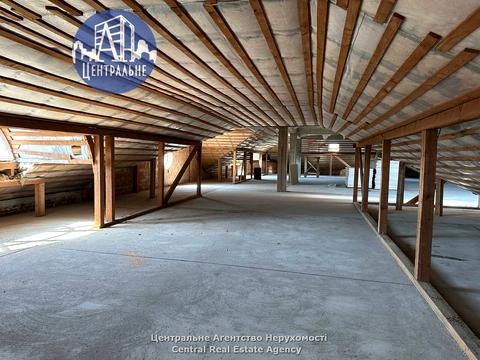 комерційна за адресою Хотинська вул., 39в