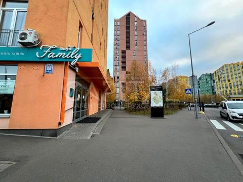 комерційна за адресою Регенераторна вул., 4