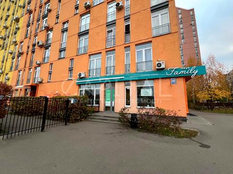 комерційна за адресою Регенераторна вул., 4