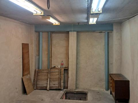 паркомісце за адресою Лугова вул., 15а