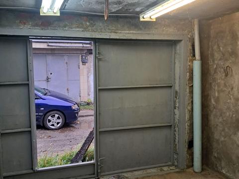 паркомісце за адресою Лугова вул., 15а