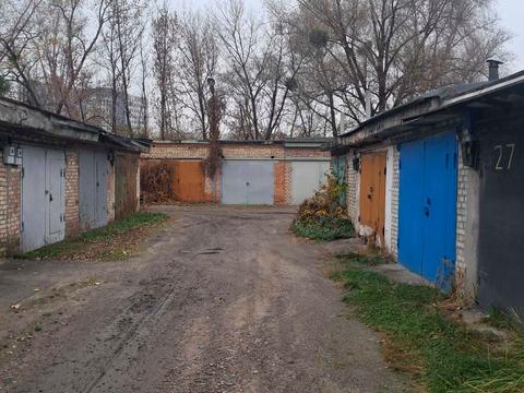 паркомісце за адресою Лугова вул., 15а