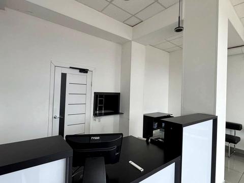 комерційна за адресою Зарічанська вул., 1