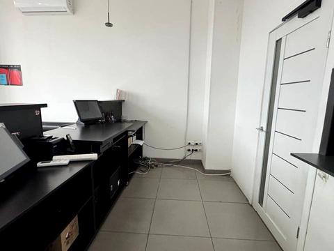 комерційна за адресою Зарічанська вул., 1