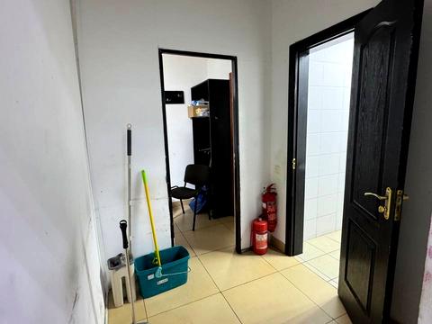 комерційна за адресою Зарічанська вул., 1