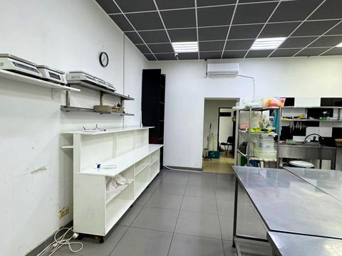 комерційна за адресою Зарічанська вул., 1